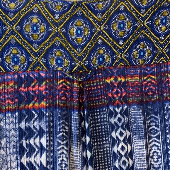 Figueroa & Flower Printed/Pleated Top Size M Long Flowing Used - Picture 4 of 6